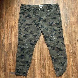 Lane Bryant Mid Rise Skinny Camo Pants size 22